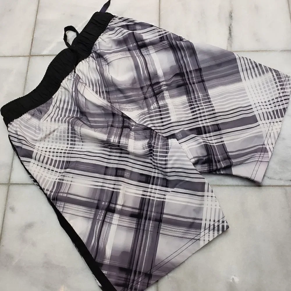 Reebok ZeroXposure Black White  Boys Plaid Design Summer Swim Trunks  sz Small
